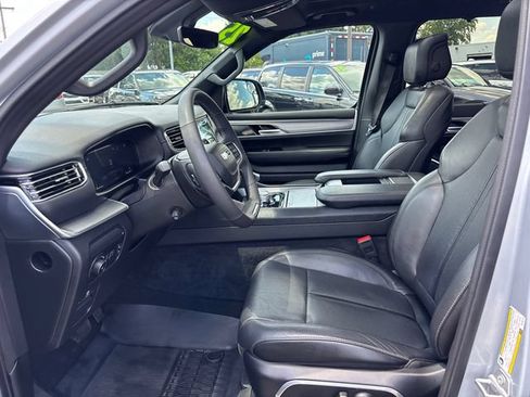 Used 2024 Jeep Wagoneer Series II w/ Convenience Group I AWD/4WD image 6