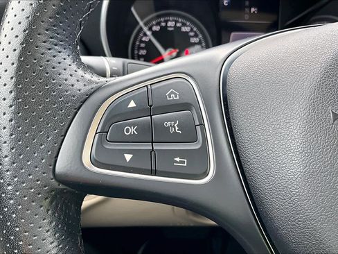 Used 2017 Mercedes-Benz C 300 Sedan image 23