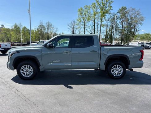 Used 2025 Toyota Tundra SR5 w/ SR5 Premium Package AWD/4WD image 26