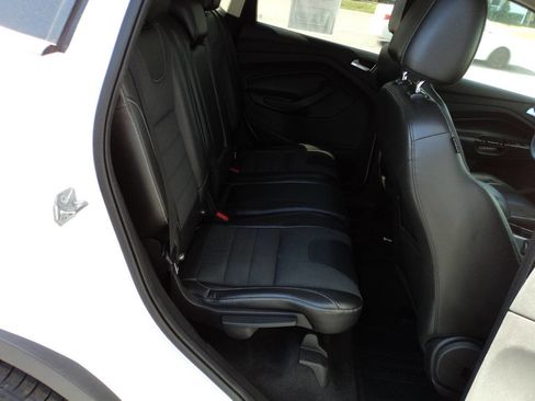 Used 2016 Ford Escape SE w/ SE Chrome Package image 17