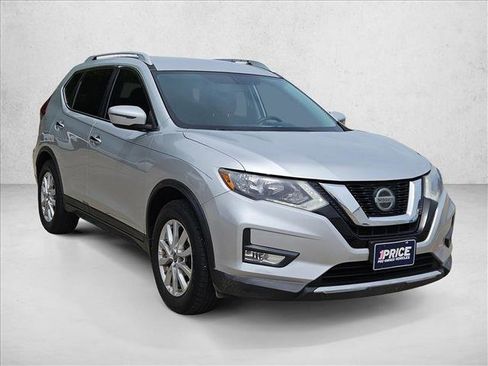 Used 2018 Nissan Rogue SV FWD image 3