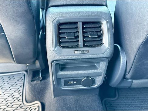 Used 2020 Volkswagen Tiguan SE R-Line image 18