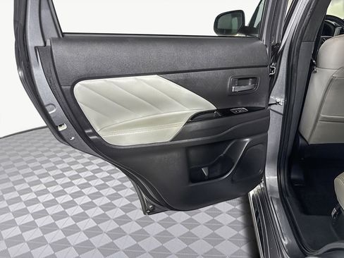 Used 2022 Mitsubishi Outlander GT image 26