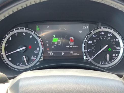 Used 2022 Toyota Highlander XLE AWD/4WD image 30