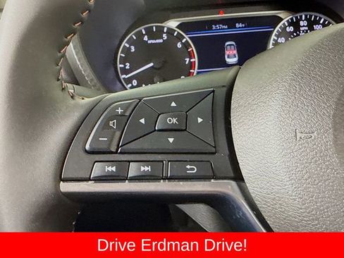 Used 2025 Nissan Sentra SR FWD image 12