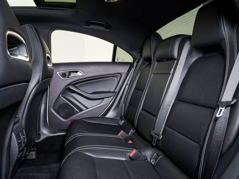 Used 2019 Mercedes-Benz CLA 250 4MATIC image 17