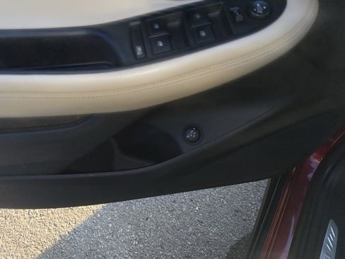 Used 2017 Buick Envision Essence image 11