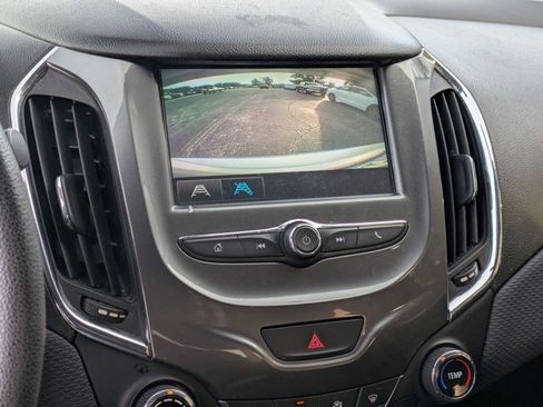 Used 2018 Chevrolet Cruze LT w/ LT Fleet Convenience Package image 10