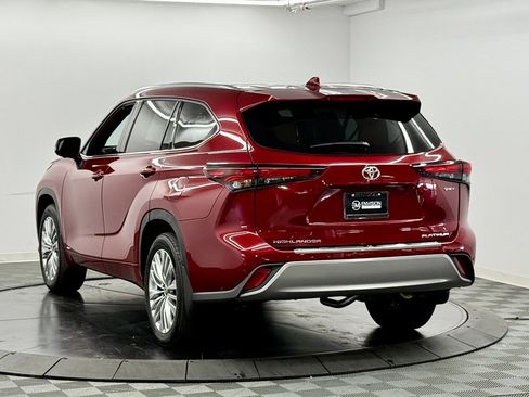 Used 2026 Toyota Highlander Platinum AWD/4WD image 12