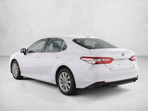 Used 2025 Toyota Camry LE FWD image 5