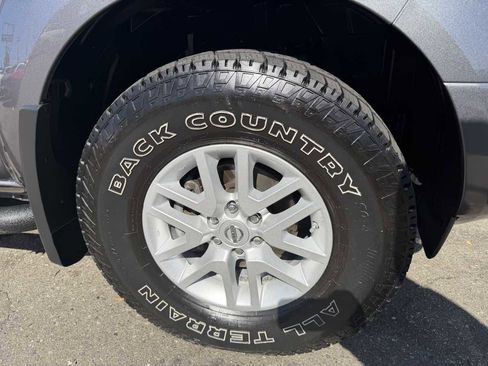 Used 2018 Nissan Frontier SV w/ Value Truck Package image 8