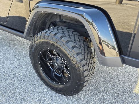 Used 2021 Jeep Gladiator Mojave image 40