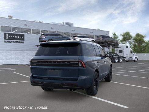 New 2026 Lincoln Navigator Reserve AWD/4WD image 8