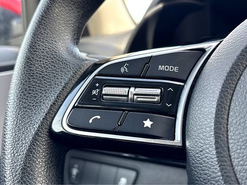 Used 2024 Kia Forte LXS image 13