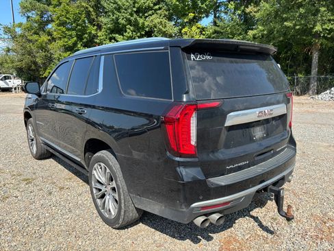 Used 2021 GMC Yukon Denali w/ Denali Ultimate Package AWD/4WD image 2