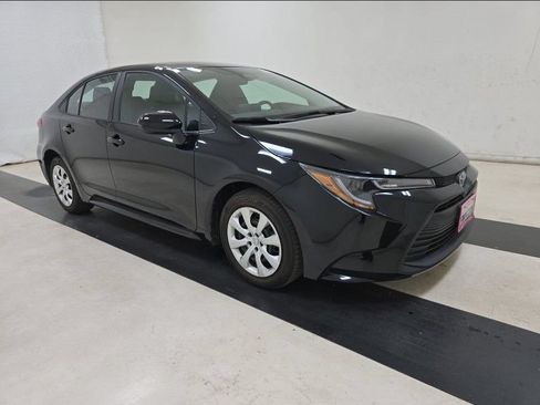 Used 2024 Toyota Corolla LE FWD image 4