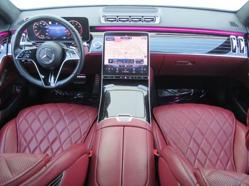 Used 2022 Mercedes-Benz S 580 4MATIC Sedan image 2