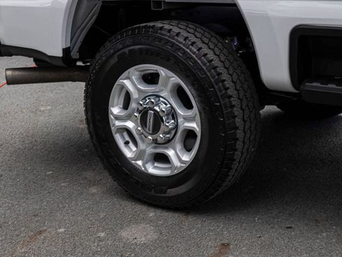 Used 2025 Ford F250 XLT w/ FX4 Off-Road Package AWD/4WD image 10