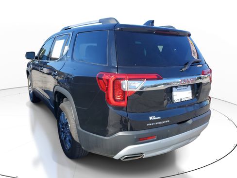 Used 2023 GMC Acadia SLT image 4