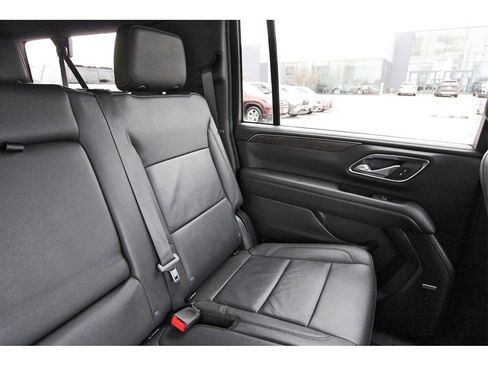 Used 2024 Chevrolet Suburban LT image 10