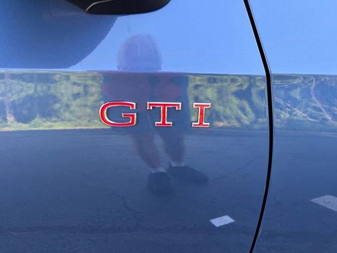 Certified 2025 Volkswagen GTI Autobahn FWD image 33