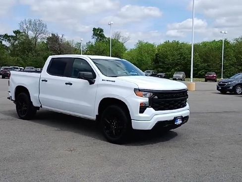 Used 2024 Chevrolet Silverado 1500 Custom w/ Turbomax Blackout Package image 2