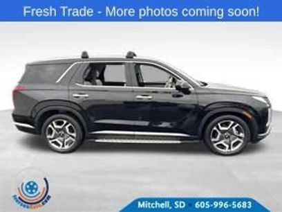 Used 2023 Hyundai Palisade Limited w/ Cargo Package