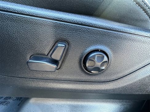 Used 2021 RAM 1500 Big Horn image 10