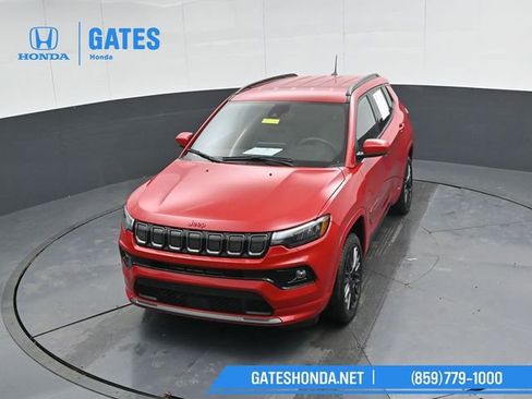 Used 2022 Jeep Compass Limited image 47