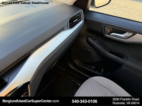 Used 2020 Ford Escape SE Sport image 30