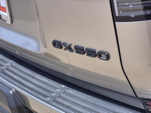 Used 2024 Lexus GX 550 w/ Accessory Package (31) AWD/4WD image 8