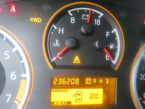 Used 2013 Nissan Armada SV AWD/4WD image 12