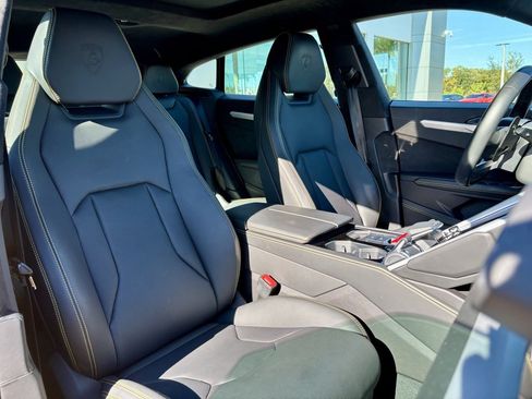 Used 2022 Lamborghini Urus image 26