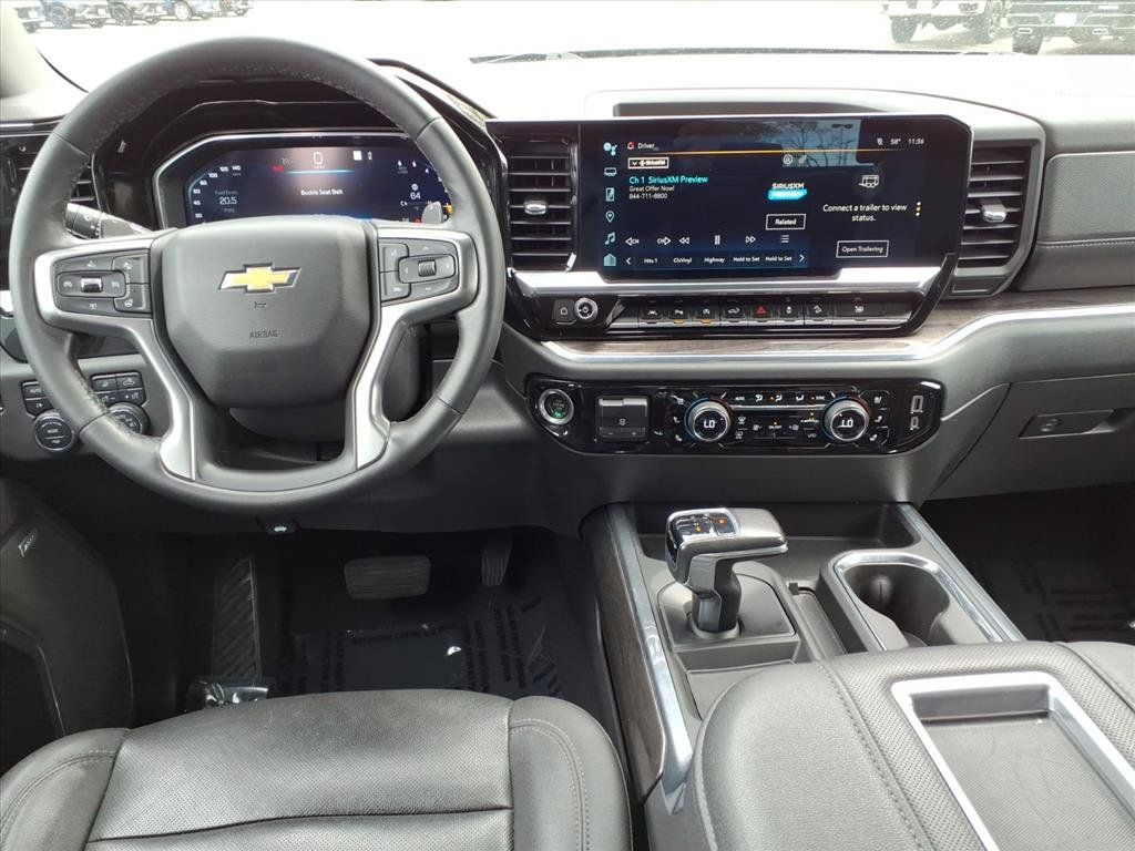 Used 2022 Chevrolet Silverado 1500 LTZ w/ Z71 Off-Road Package AWD/4WD image 10