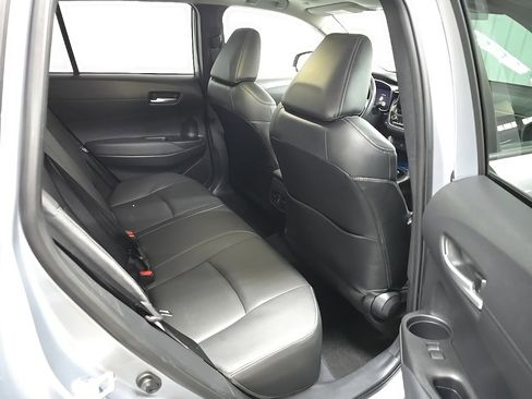 Used 2022 Toyota Corolla Cross XLE image 18