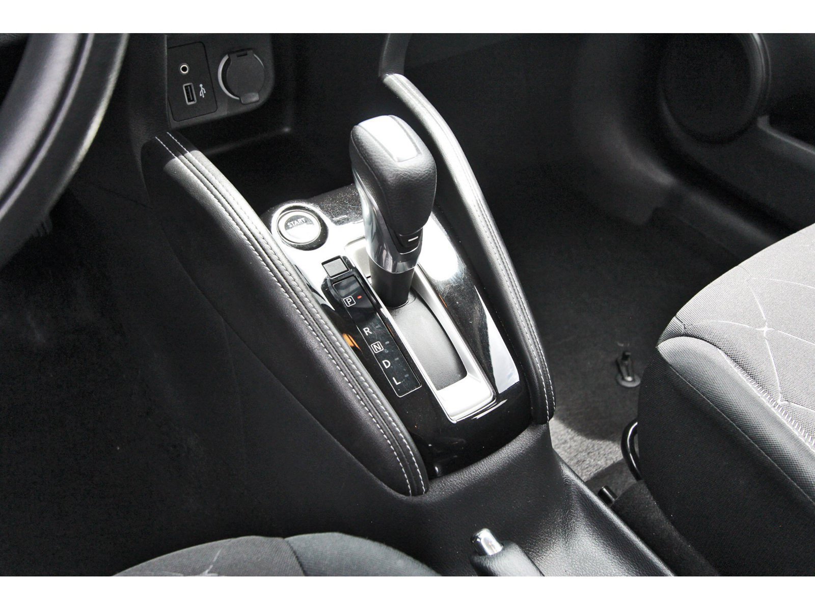 Used 2019 Nissan Kicks SV FWD image 27