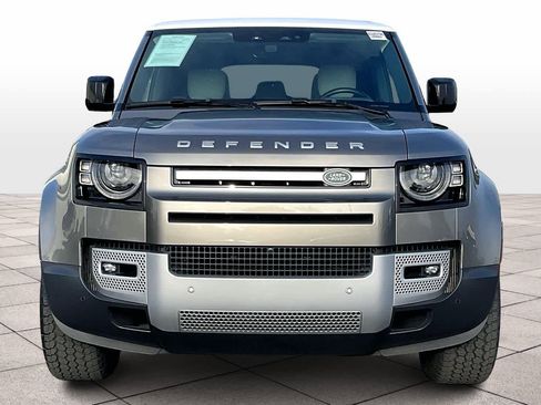 Used 2023 Land Rover Defender 110 SE image 3