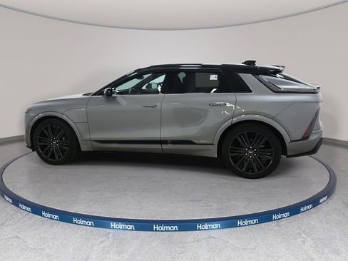 Used 2026 Cadillac Lyriq V image 9