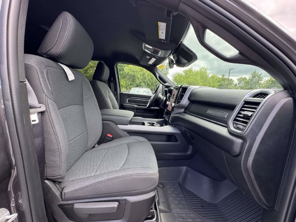 New 2026 RAM 3500 Big Horn AWD/4WD image 15