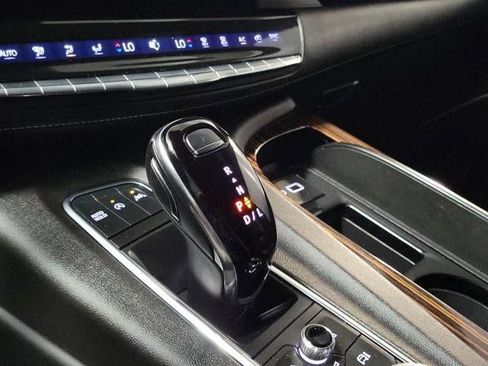 Certified 2024 Cadillac Escalade ESV Luxury image 25