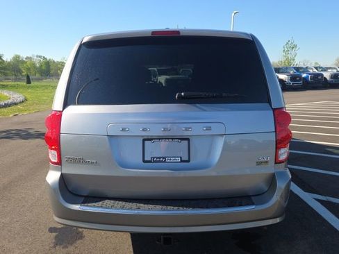 Used 2016 Dodge Grand Caravan SXT image 9