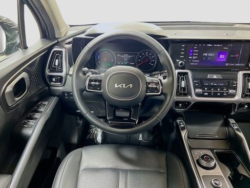 Used 2022 Kia Sorento S FWD image 23