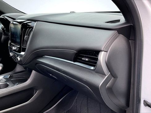 Used 2023 Chevrolet Traverse LT w/ Midnight/Sport Edition image 18