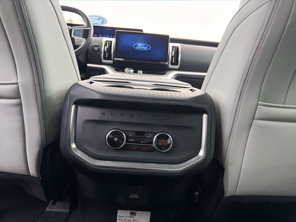 Used 2025 Ford Expedition Max Platinum w/ Driver's Package AWD/4WD image 18
