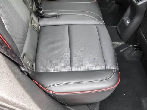 Used 2022 Buick Envision Essence w/ Sport Touring Package AWD/4WD image 38