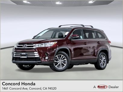 Used 2019 Toyota Highlander XLE w/ Carpet Mat Package (TMS)