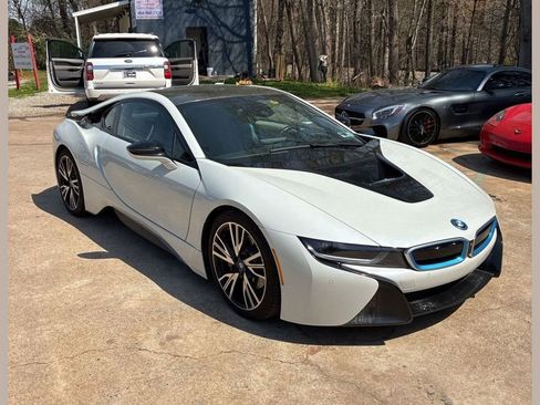 Used 2016 BMW i8 image 1