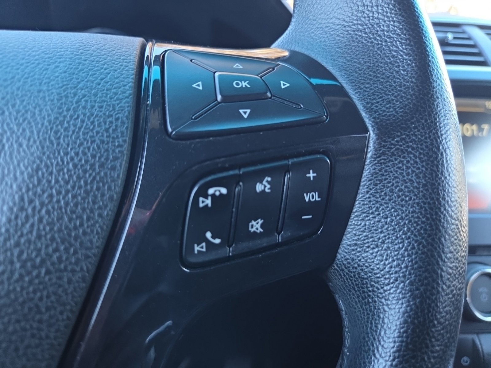 Used 2016 Ford Explorer XLT w/ Equipment Group 202A AWD/4WD image 20