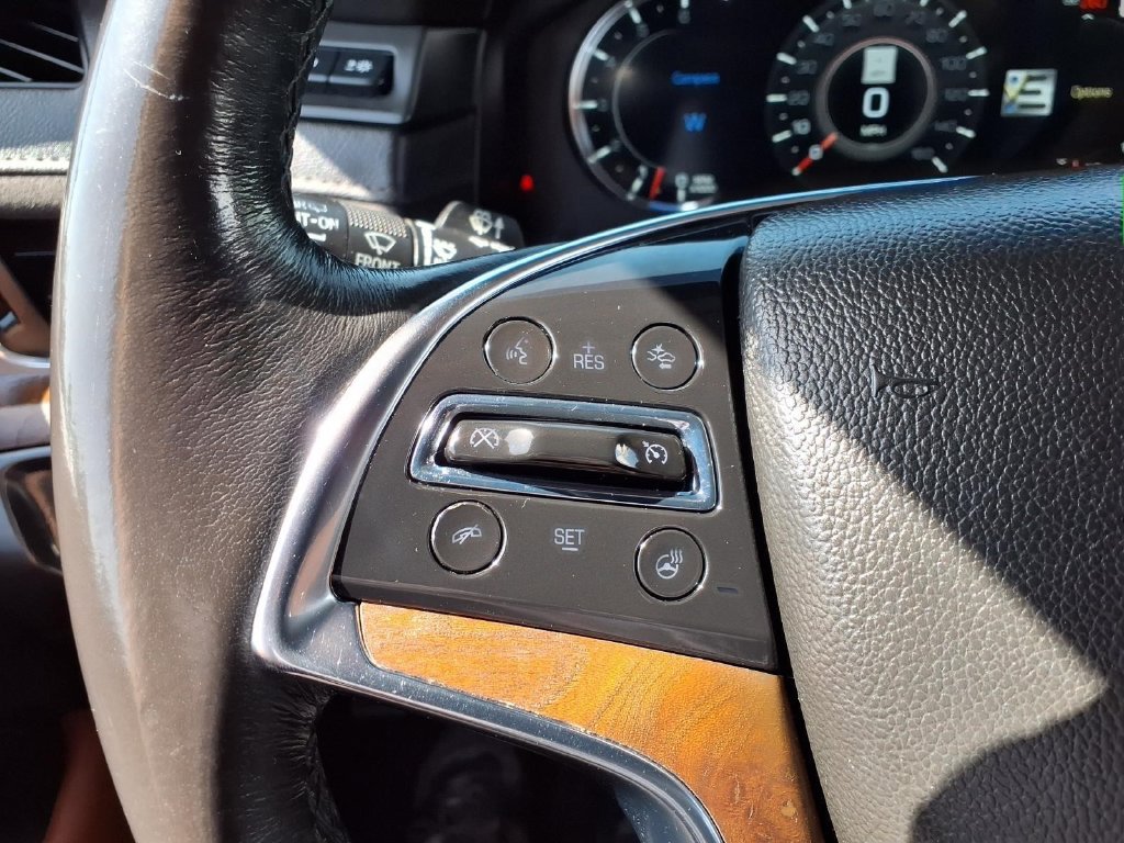 Used 2019 Cadillac Escalade Luxury AWD/4WD image 14