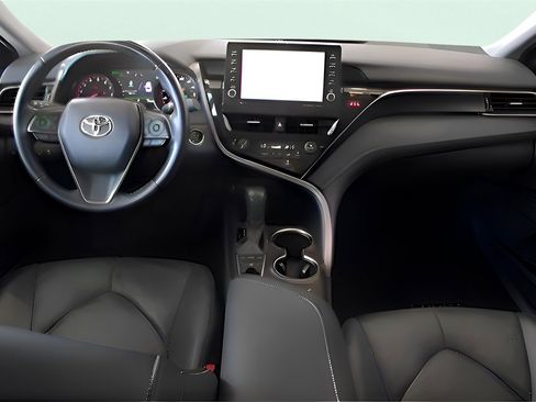 Used 2022 Toyota Camry XSE image 25